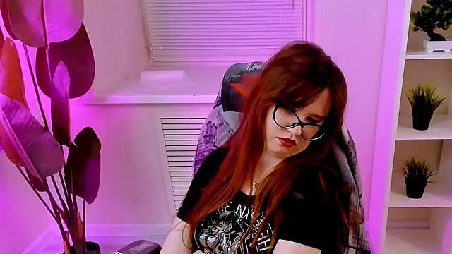 CarolGiggly webcam