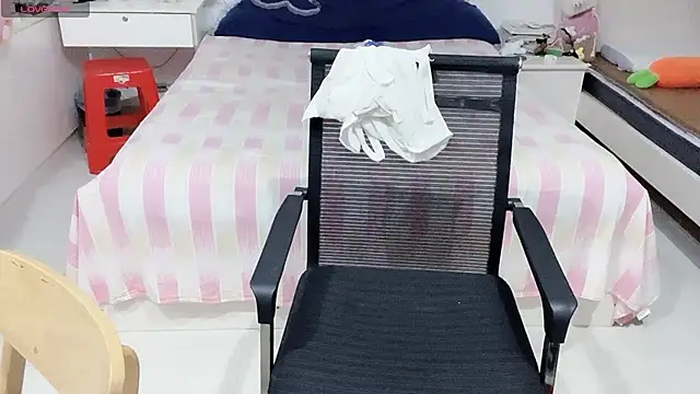 miaomiao-99 webcam