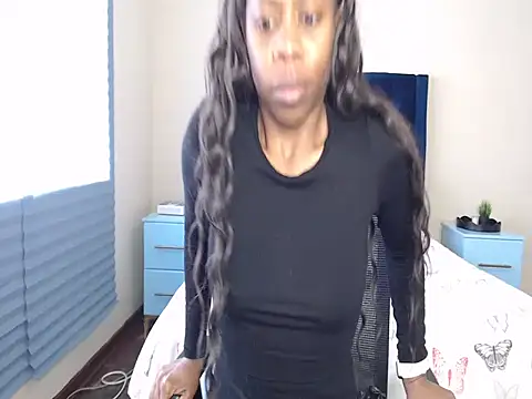 QUEENMANDYY webcam