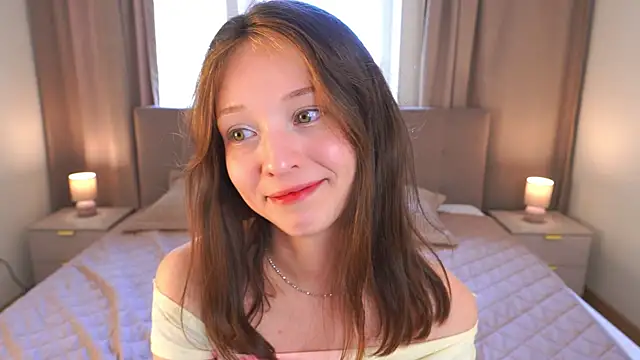 susanahallet (F teen) - pour water on chest drops down on nippls