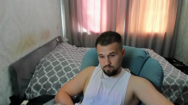 Vladik_b live cam on StripChat