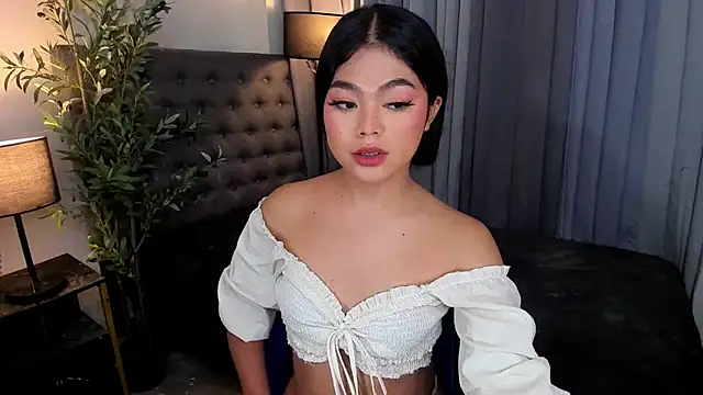 AsianHugecockAnna live cam on StripChat