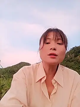 Linda-yiyi webcam