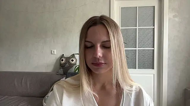 LaraineDomebo webcam