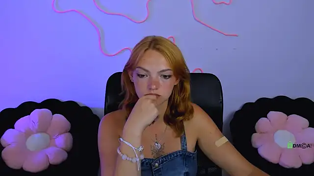 melody_sky_ webcam