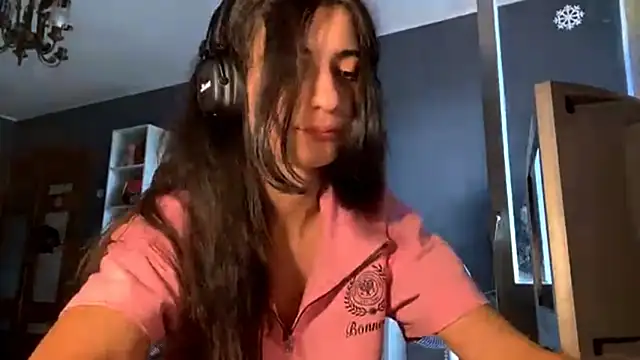 MindaHallmon webcam