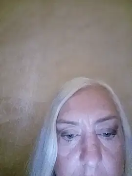 Julia20X live cam on StripChat