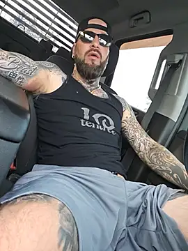 Beardedtattood Live Webcam on Stripchat