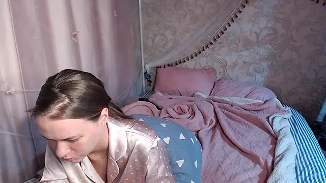 leila_bambi_ webcam