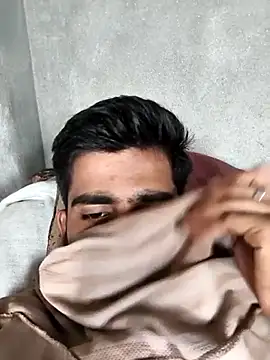 12ashujii webcam