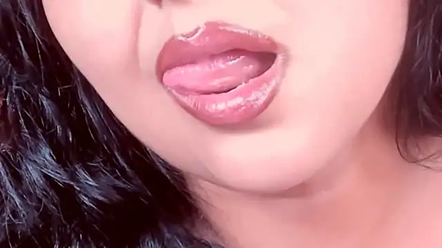 SelenaNoctis webcam