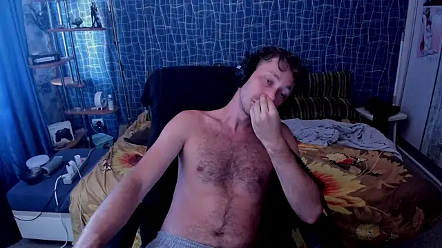 CuteBoy228 webcam