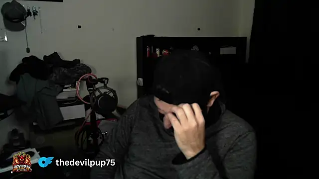 DevilPup75_ webcam