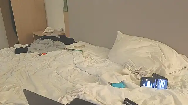JimmyJerksYa webcam