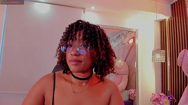 mia_rouxx1 webcam