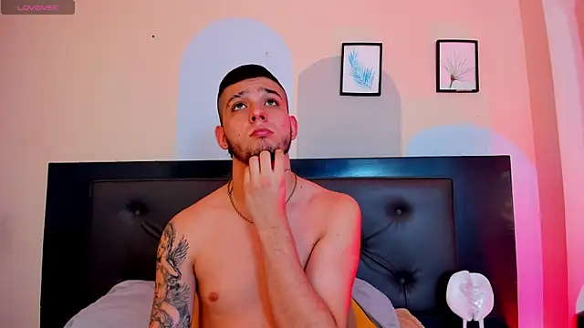 Boy_Mathew webcam