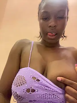 SassyPaulette webcam