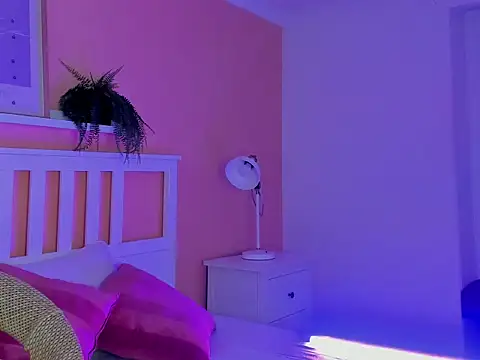 NoeliaSaenz__ webcam