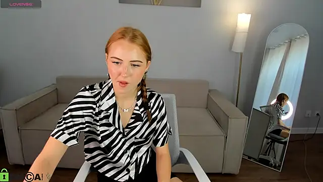 Charlotte_Smitee webcam