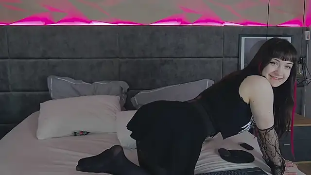 PollyCrystal webcam