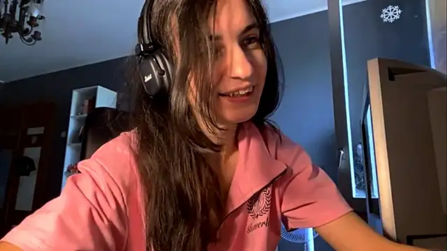 MindaHallmon webcam