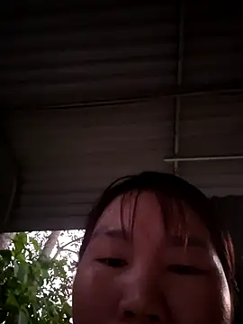 Lady-wet2 webcam