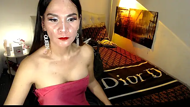 NinaDOM4CUM webcam