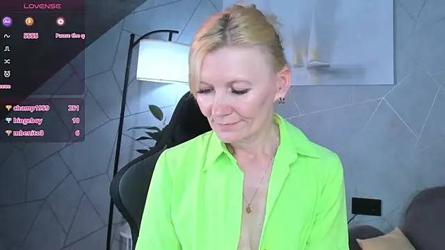 Julie_Lucas