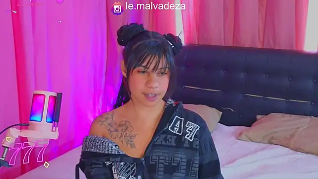 LeonaMalvadeza webcam