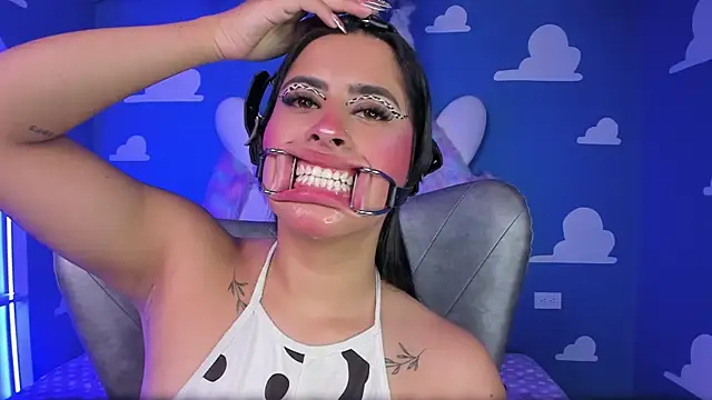 miss___anya webcam
