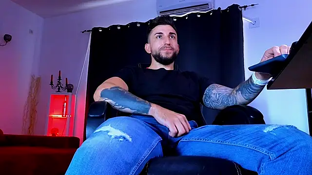MightyAaron66 webcam