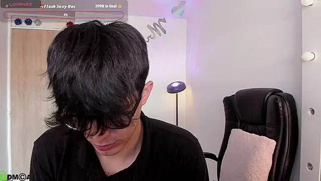 Mikeyvioleta_ webcam