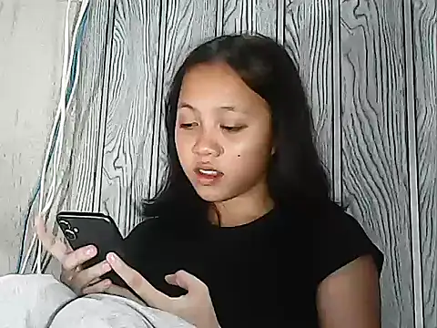 Yours_AsianPinayGirl18 webcam