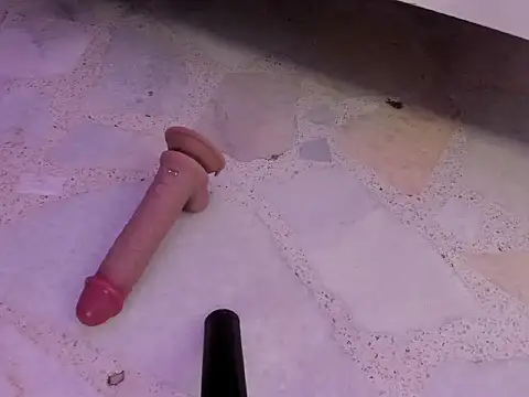 NoeliaSaenz__ webcam