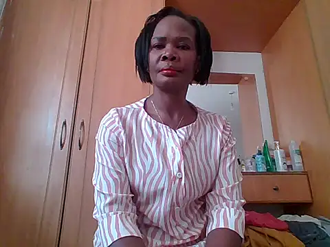 SpicymilfXX webcam