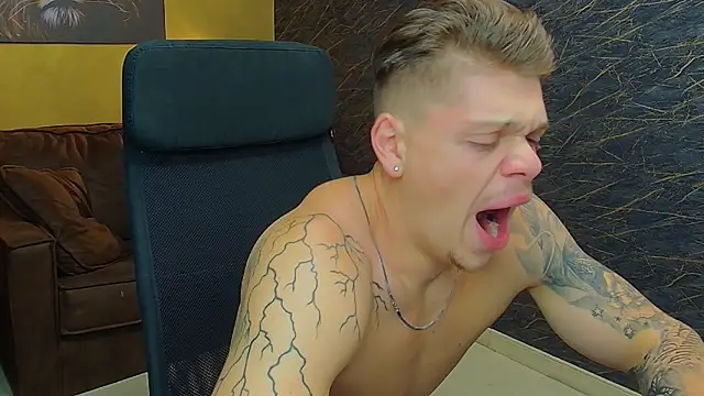 NicoTroy webcam