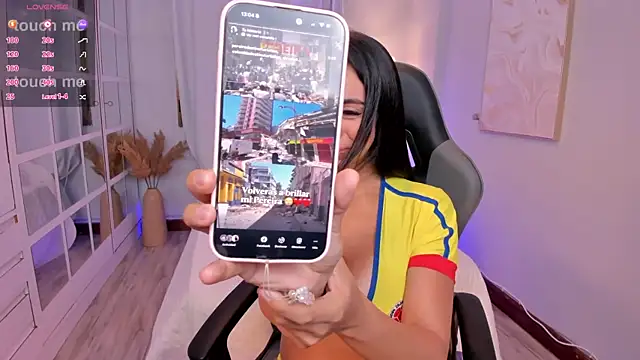 LeahJones_ webcam