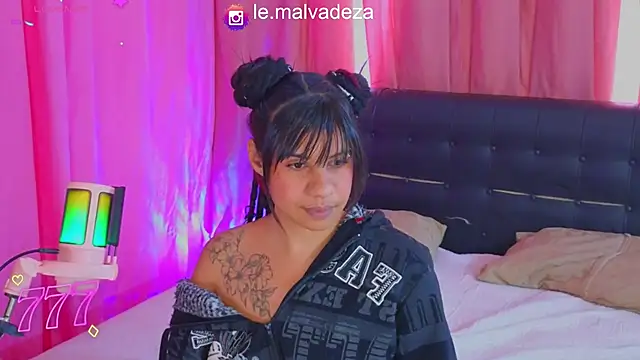LeonaMalvadeza webcam