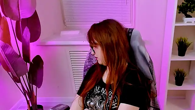CarolGiggly webcam
