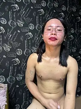 YourHotMenxie18 webcam