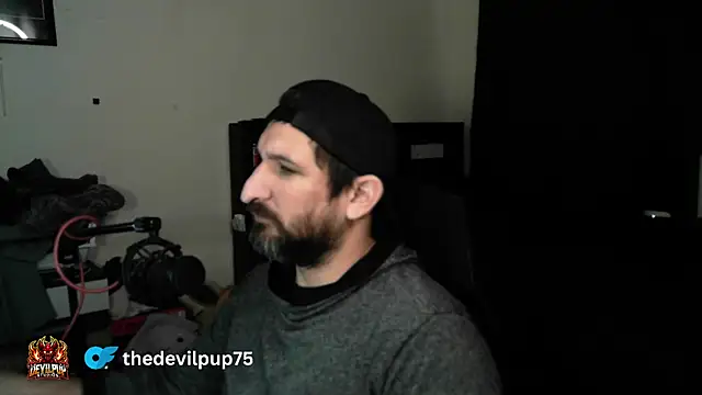 DevilPup75_ webcam