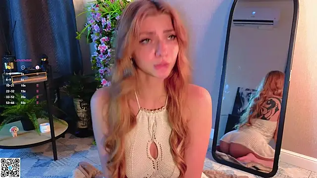 VelvetZephra webcam