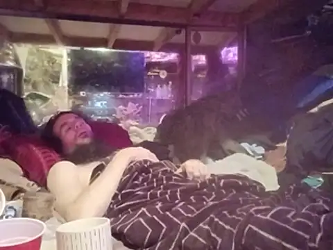 nearby_causual webcam