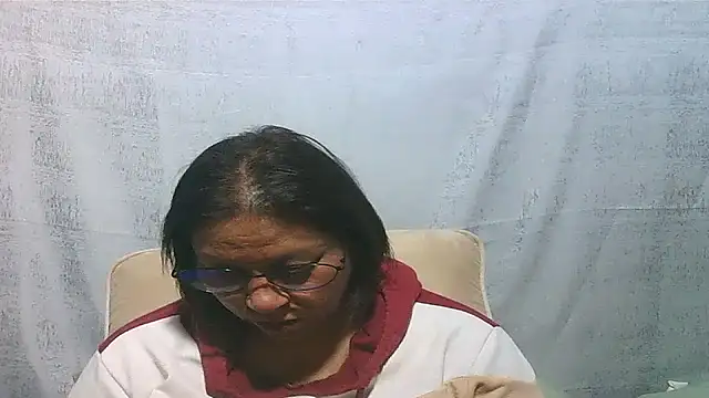 IndianSexyMilf69 webcam