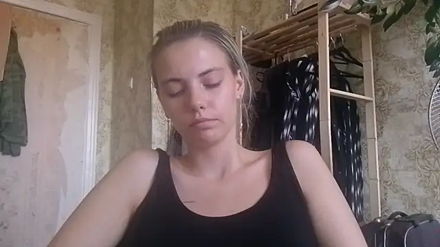 Helen18glo webcam