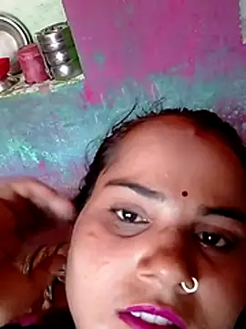 Hotpoojapal365 webcam