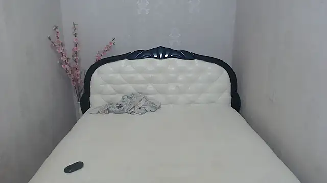 Holliy_Cooper webcam