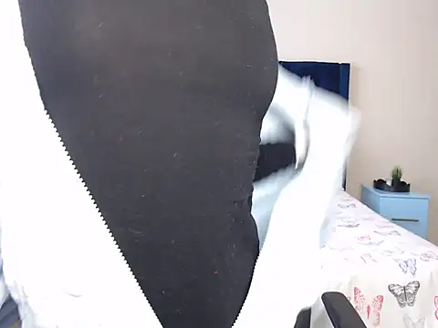 QUEENMANDYY webcam