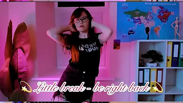 CarolGiggly webcam