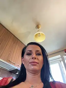 Hotmomcheckk_ webcam